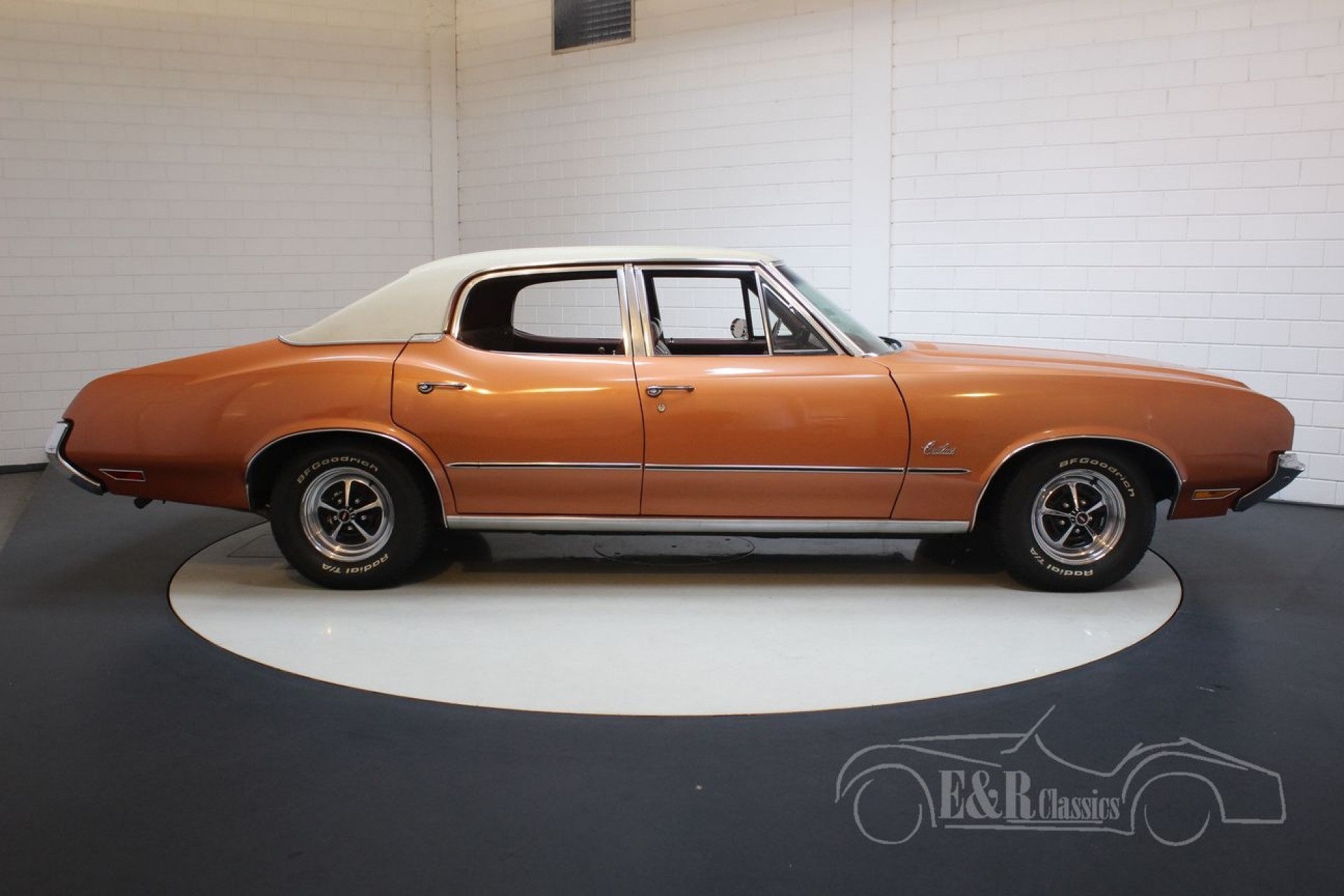 oldsmobile cutlass v8